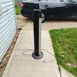 Lasko 48 Inch fan. No remote