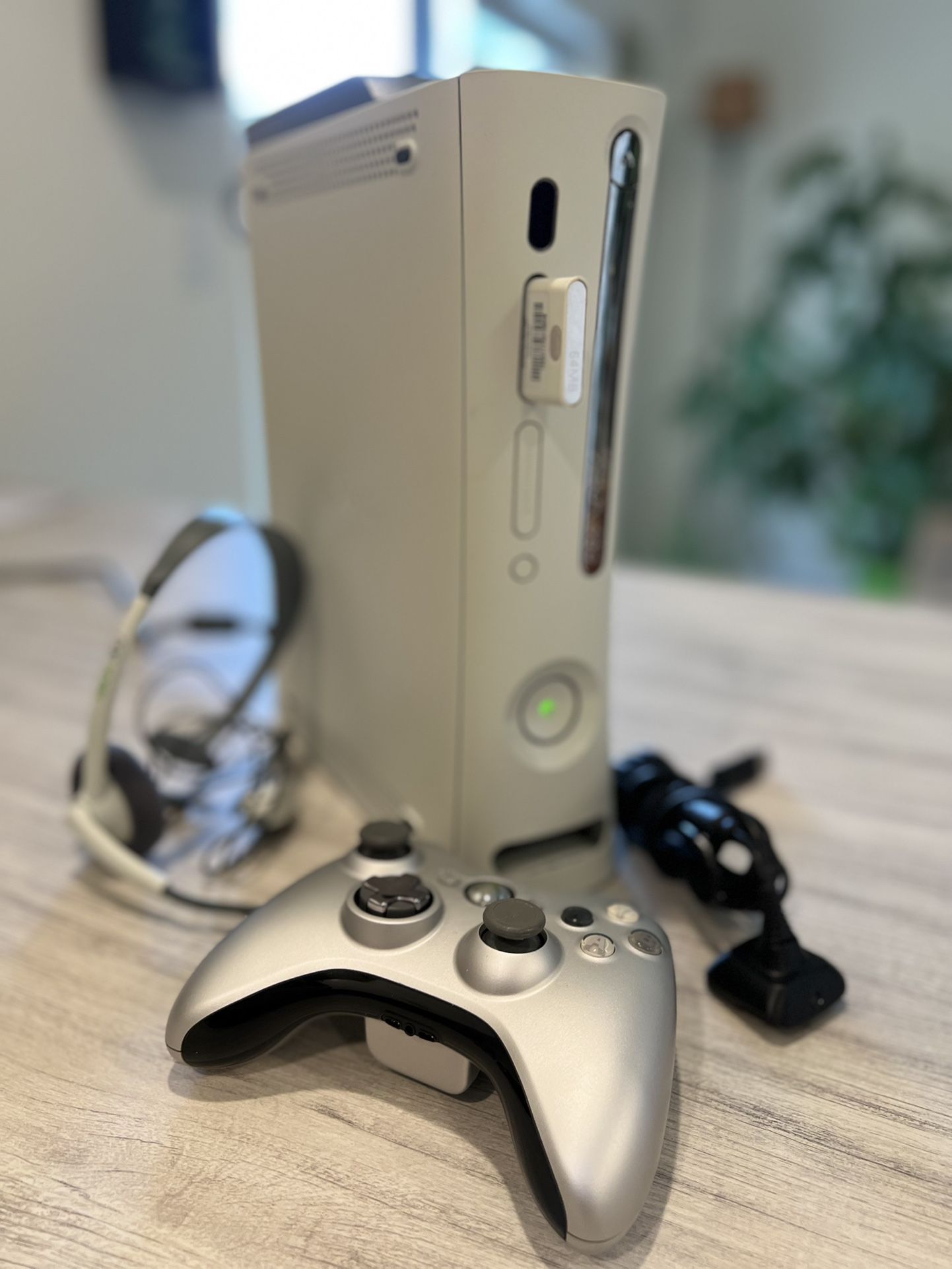 XBOX 360 - MUST SELL ASAP