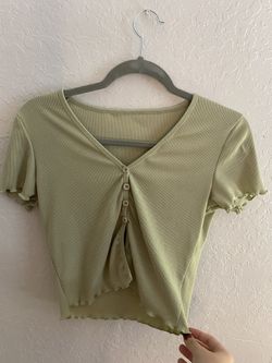 Olive Greek Cropped Short Sleeve With Asjustbke Buttons Size M