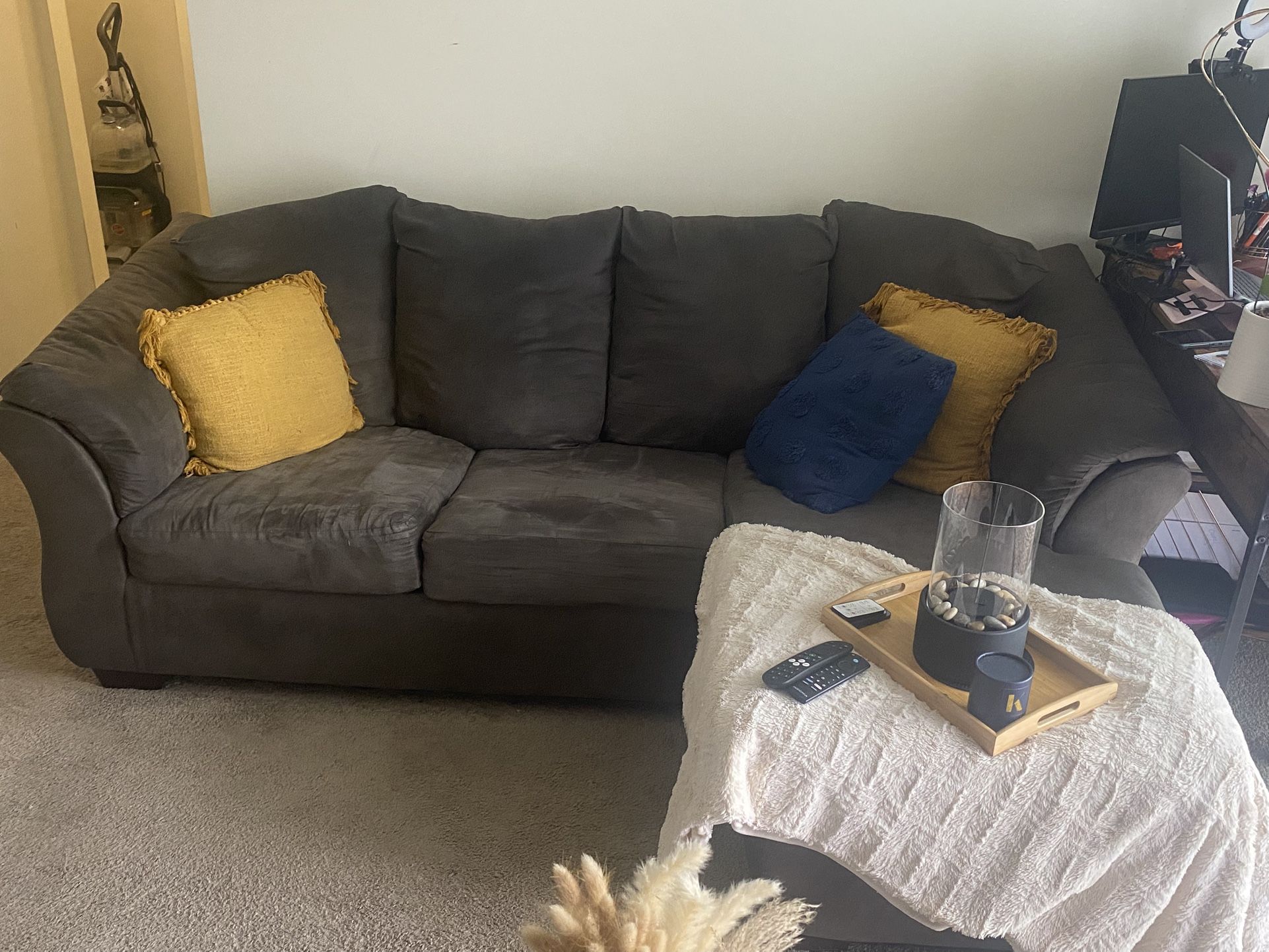 2 Lamps & Couch