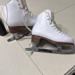 Child size overlaying shoes