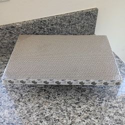 Large Cat Scratcher Pad, Wide Cat Scratcher Refill, Perfect For Cats of all Sizes, Cat Condos, Cat Houses, Size: 16.25" X 10.25" X 1" Brand New