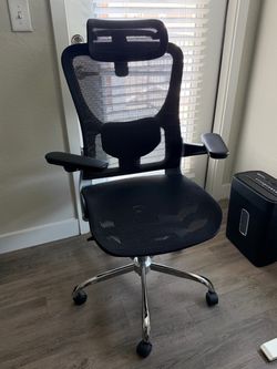Black Mesh Ergonomic Office Chair