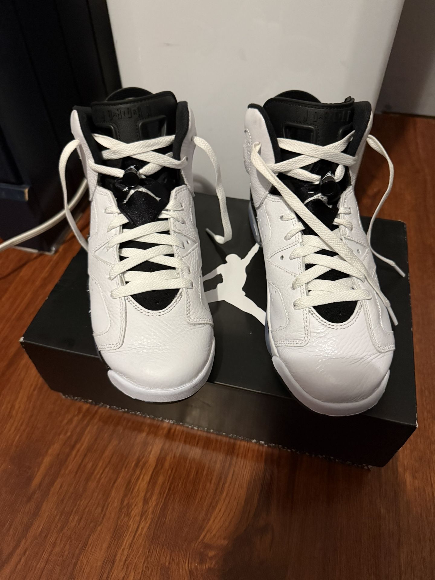 Air Jordan 6 Retro Gs Reverse Oreo Size 7 