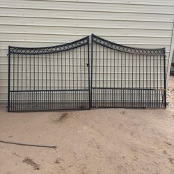 15’ Driveway Gate W/Stat Panels and Pedestrian Gate