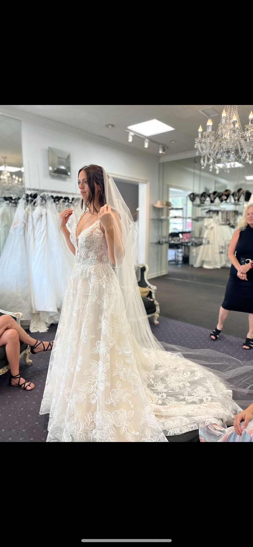 Never Worn Wedding Dress