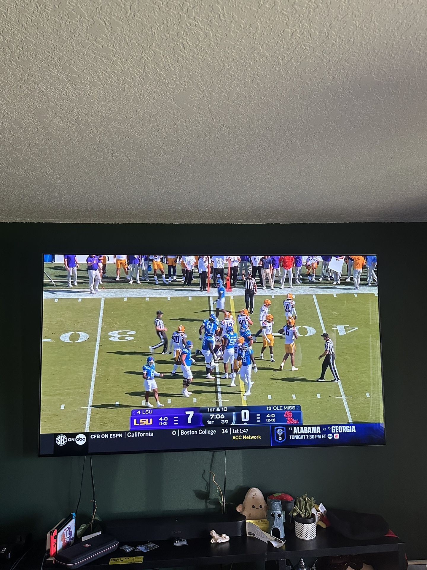 77 In LG OLED TV