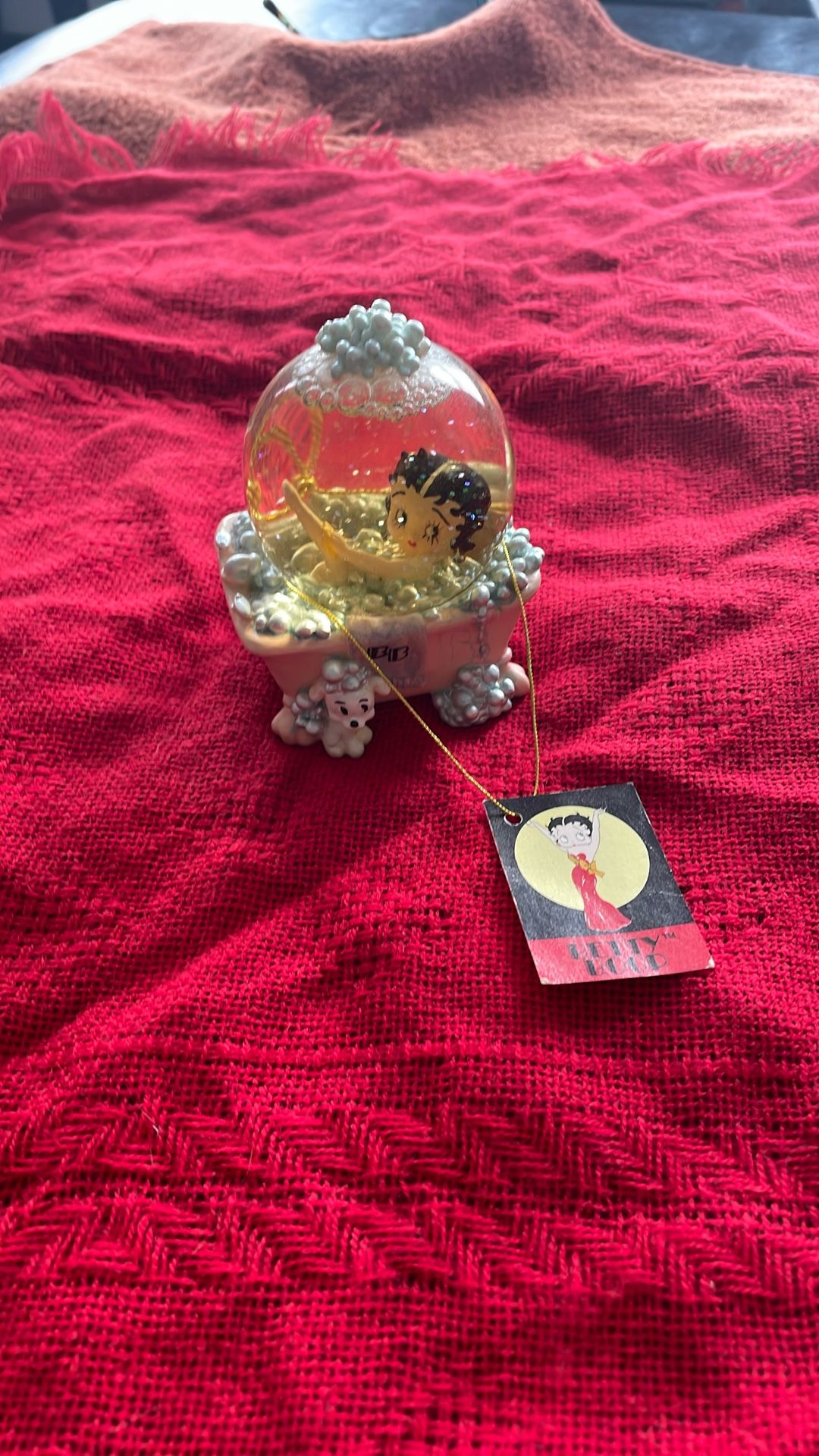 Vintage Betty Boop Bathtub Snow Globe