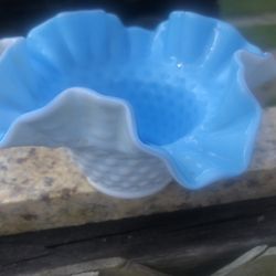 Vintage  Hobnail  Ruffle  Edge   Bowl 7 inches  Great  Condition 