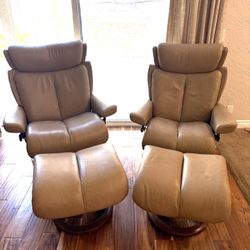 Stressless leather Recliner Pair