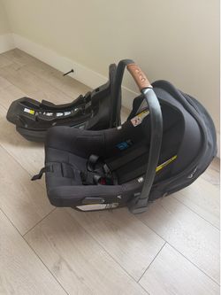NUNA Pipa aire RX Car Seat with base