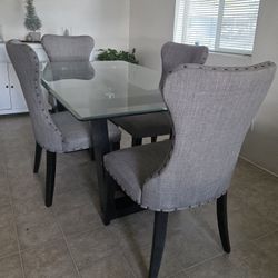 5 Piece Dinning Table 