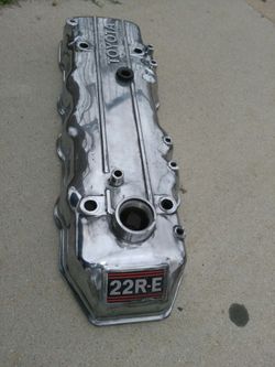 Semi polished 22r 22RE valve cover 100 OBO. for Sale in National