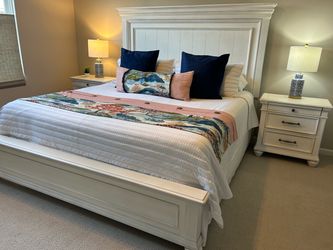 Bedroom Ensemble-king size