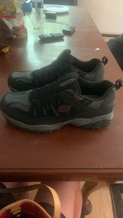Sketchers men’s size 9.5 **new** never worn