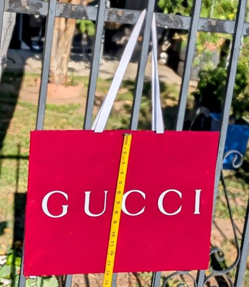 Gucci Logo Paper Shopping Bags (Various Sizes/Styles)