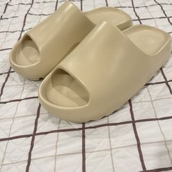 Yeezy Slide Bone