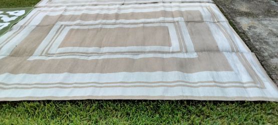 Large Beige and White Area Rug