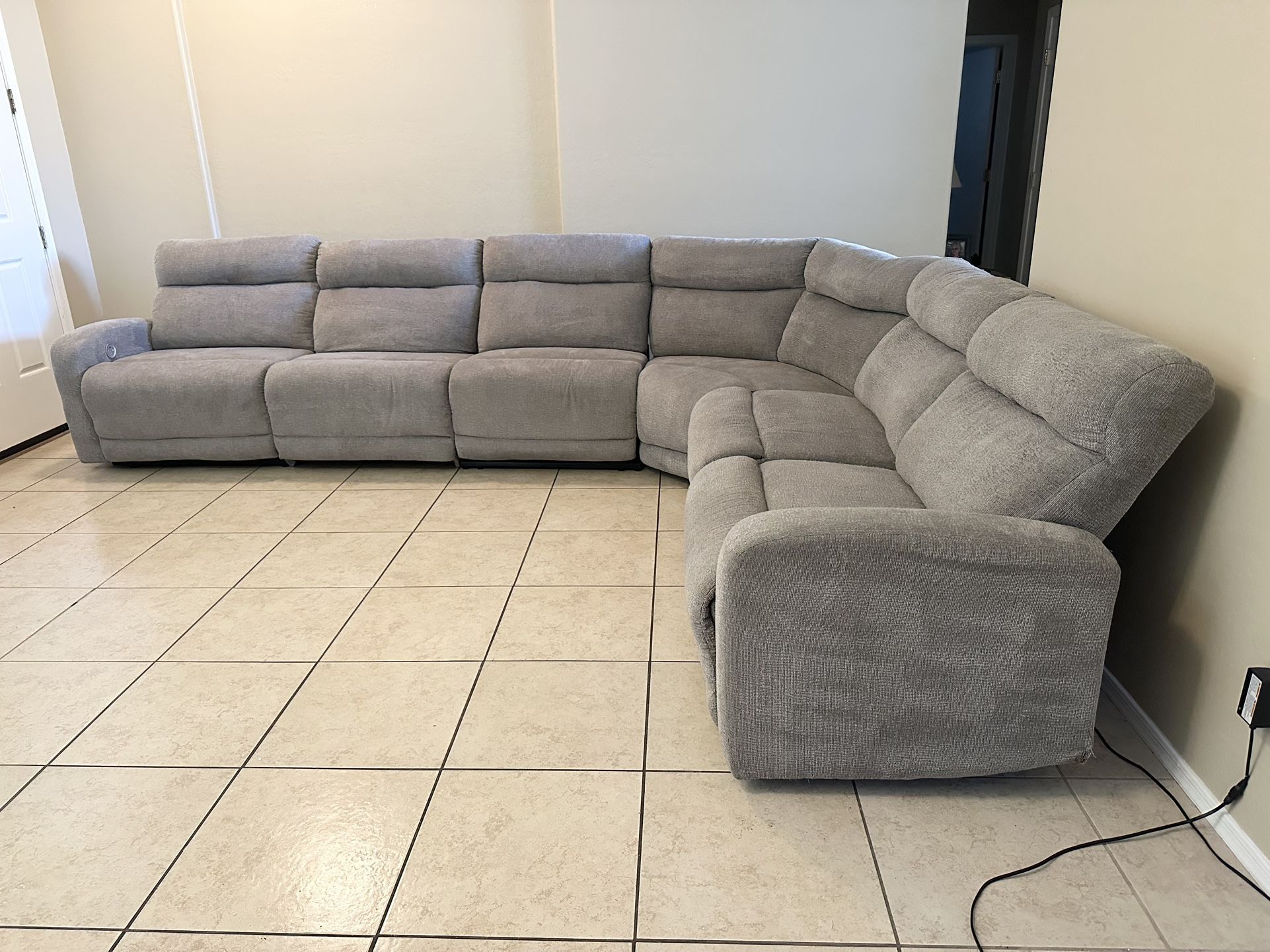 Like New Power Reclining Sectional-FREE DELIVERY 🚚