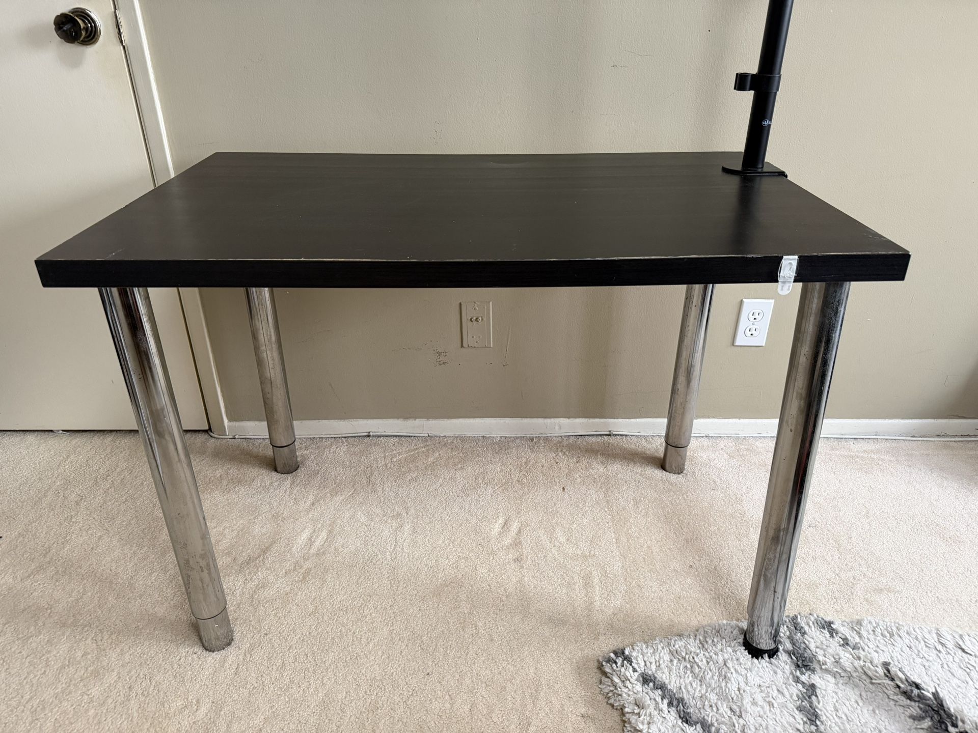 Office Desk / Work Desk (39”x23”)