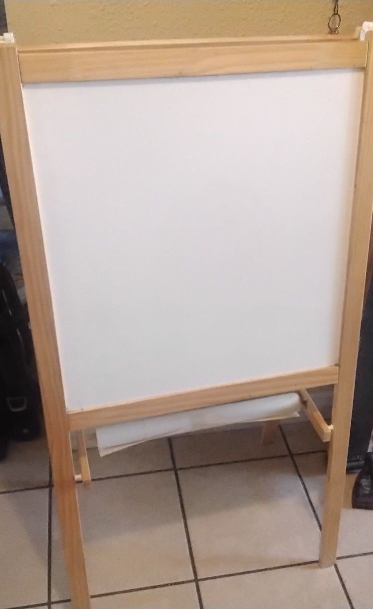 Double-Sided Kids Art Easel