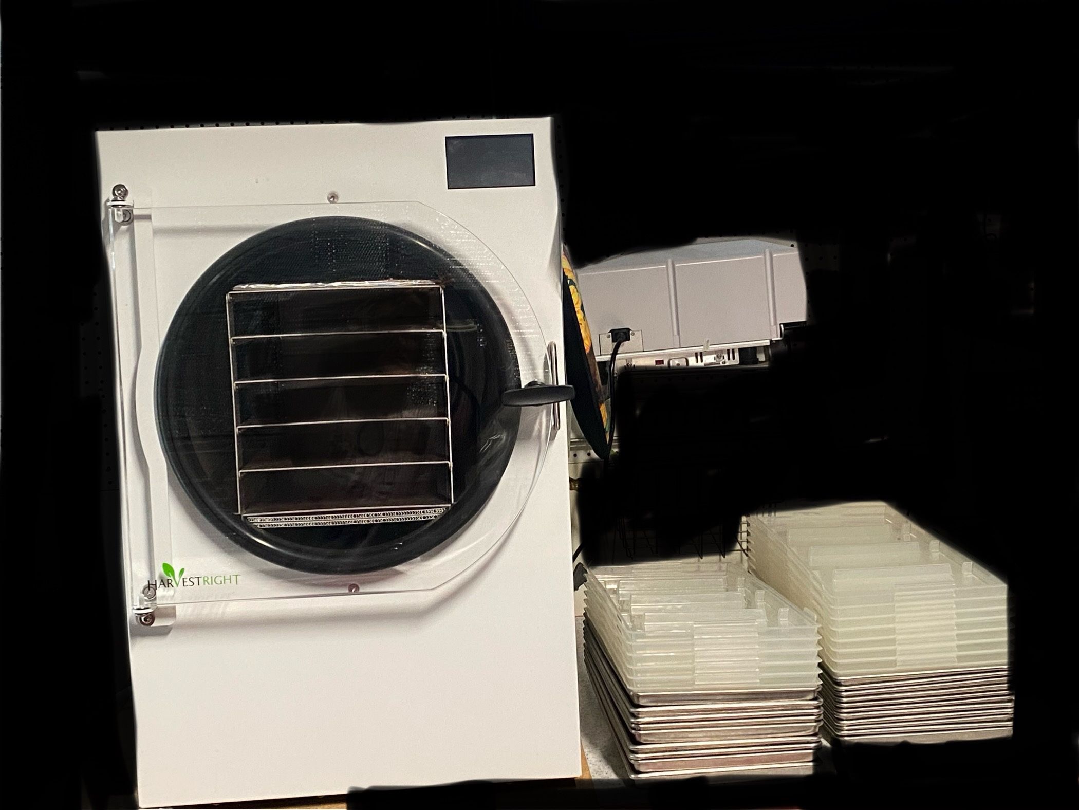 HARVESTRIGHT FREEZE DRYER & ACCESSORIES