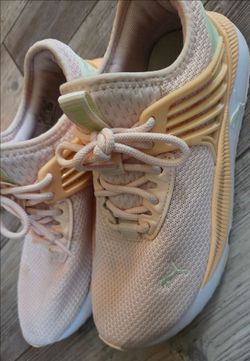 Puma Pacer Future  'Rosebay'
Size 5.5 C / women sz 7