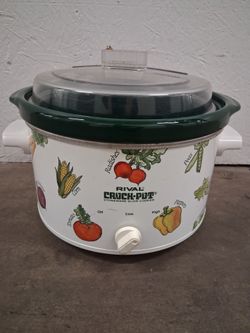 Moving Sale 4 QT Crock Pot Pickup 2-11 Pm Rainbow and charleston cash only read description