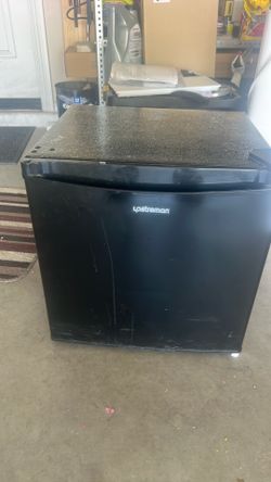 Mini fridge