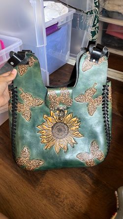 Leather shoulder bag