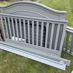 Kids Crib/ Bed Conversion 