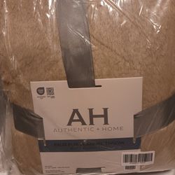 THROW BLANKET