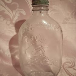 Vintage Glass Quaker Oats Bottle.