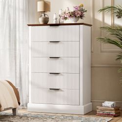 Bedroom dresser with 5 fluted drawers, 31.5-inch wide Mid-Century style dresser, wooden dresser with metal handle, white