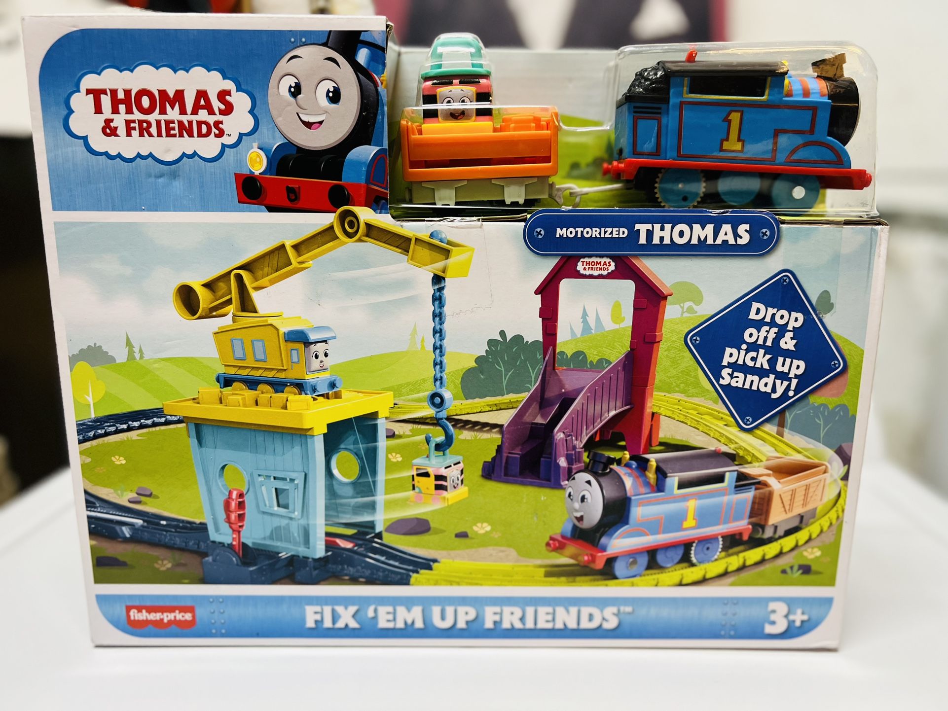 Thomas & Friends Fix 'em Up Friends Toy Train Set with Carly, Sandy and Motorized Thomas