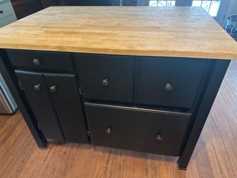 Kitchen black island