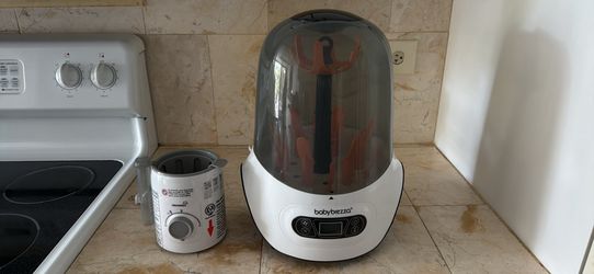 Baby bottle sterilizer and bottle warmer $40 both! Esterilizador y calentador de biberón ambos $40