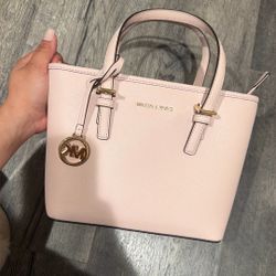 MK michael Kohrs Purse