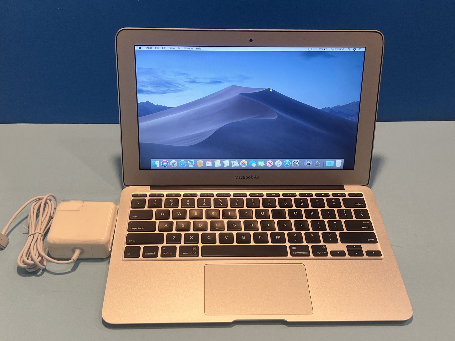 MacBook Air (11 inch 2011) Core I5 Memory 2gb Ram 62 SSD Comes