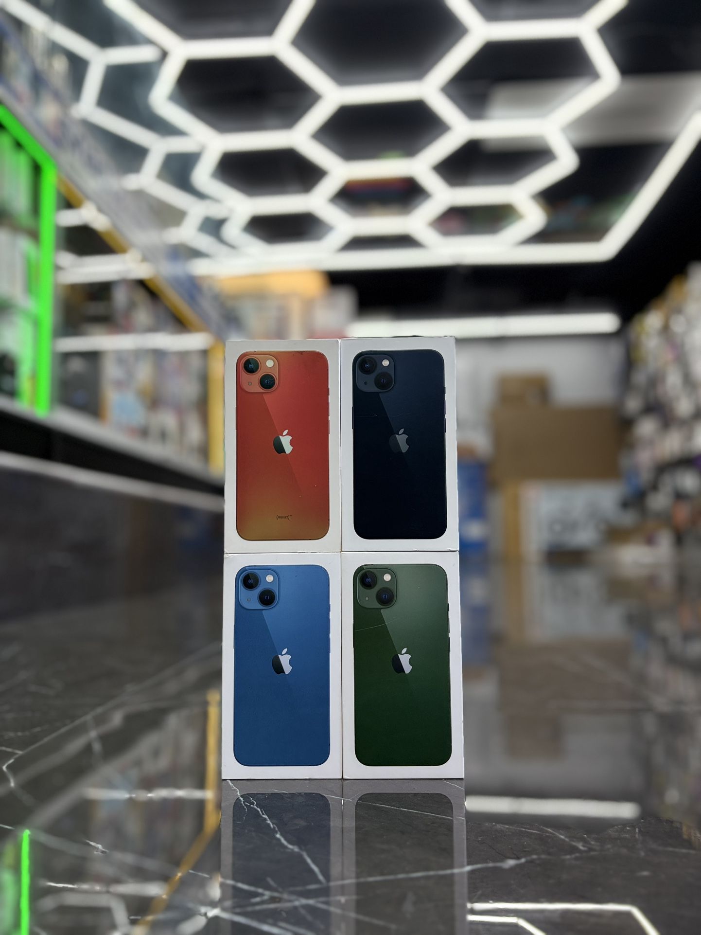 iPhone 13 (UNLOCKED) (TAKE IT HOME IN PAYMENTS TODAY)