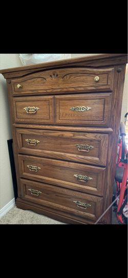 BEAUTIFUL BROWN DRESSER