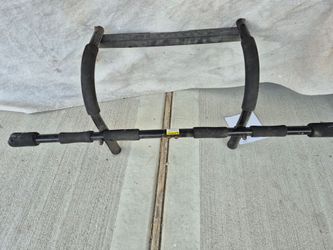 Pull up bar