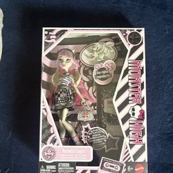 Monster High Boo-Riginal Creeproduction G1 Doll Rochelle Goyle  NEW