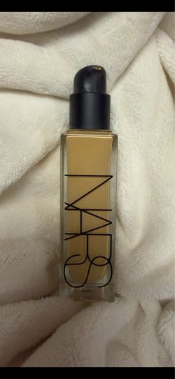 NARS natural radiance Stromboli