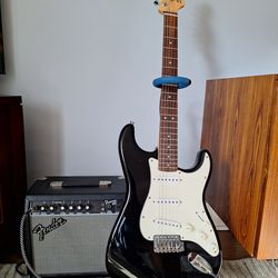 Fender Squier SE - black gloss w/ amp and gigbag
