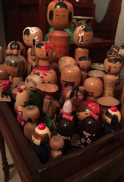 All wood Japanese figurines dolls. Katy 77084