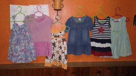 Vendo estos vestidos diferentes tallas