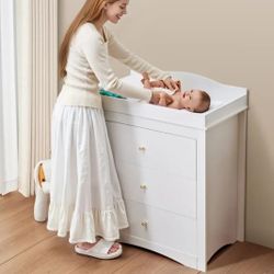 Brand new ✨️  in box 📦 White 🤍 Baby Changing Table Dresser