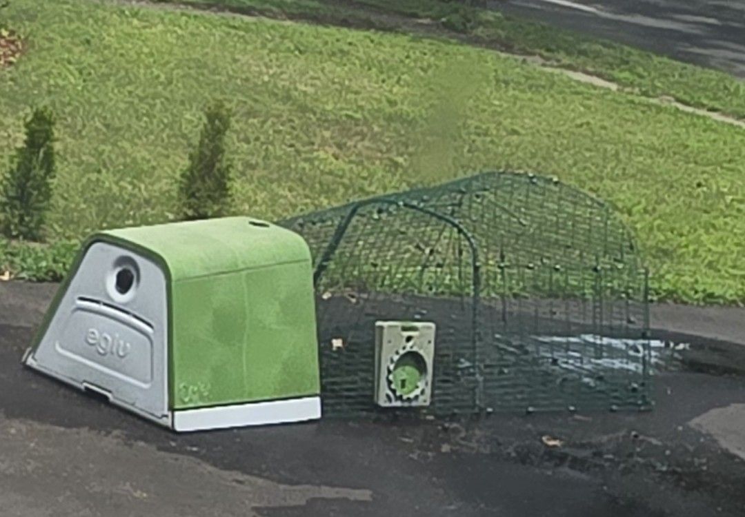 2 Bunny Cages Enclosures Plus Tunnels Etc