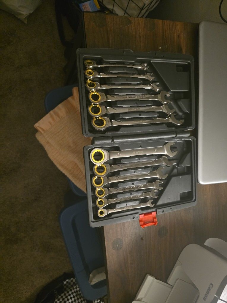 12 PC Wrench Set In Hard Case